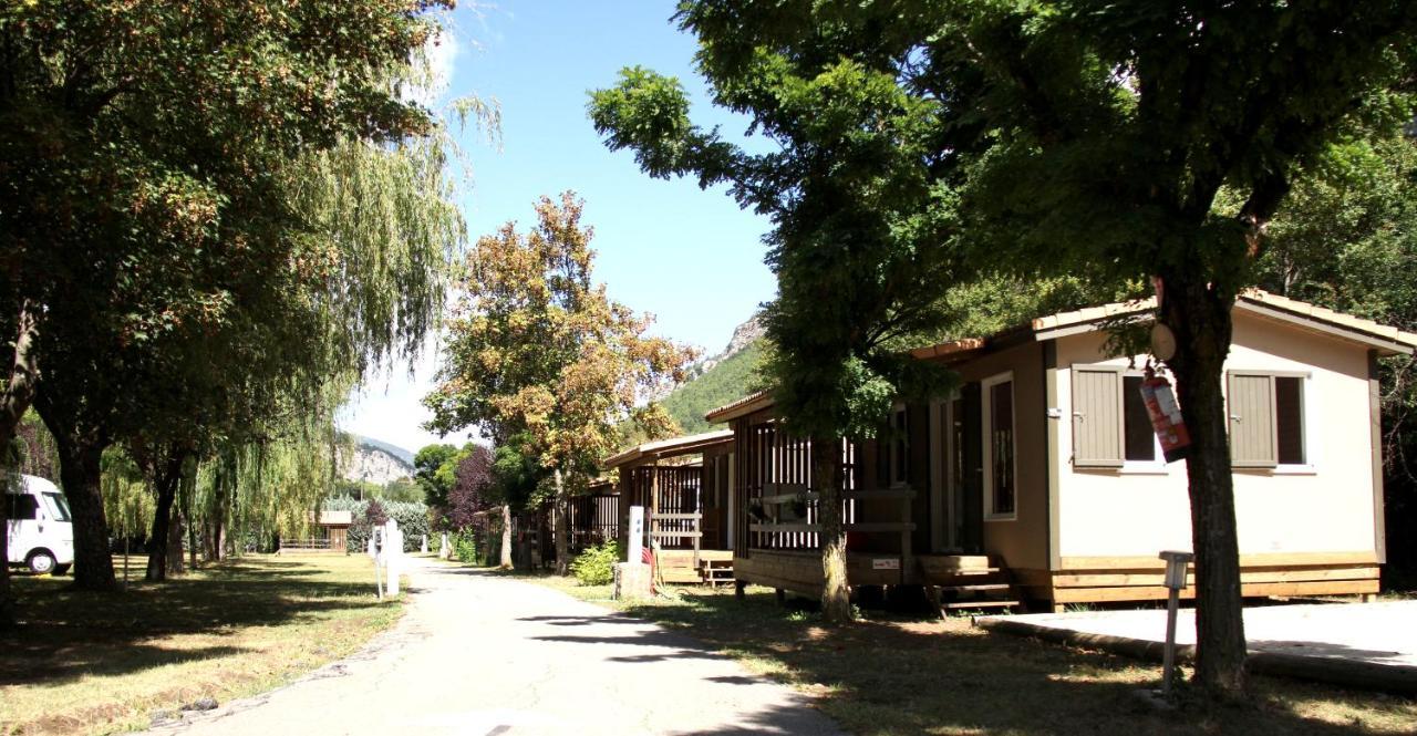 camping du lac Saint-Julien-du-Verdon Bagian luar foto