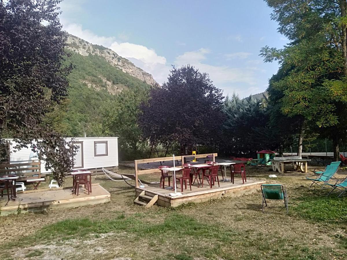 camping du lac Saint-Julien-du-Verdon Bagian luar foto
