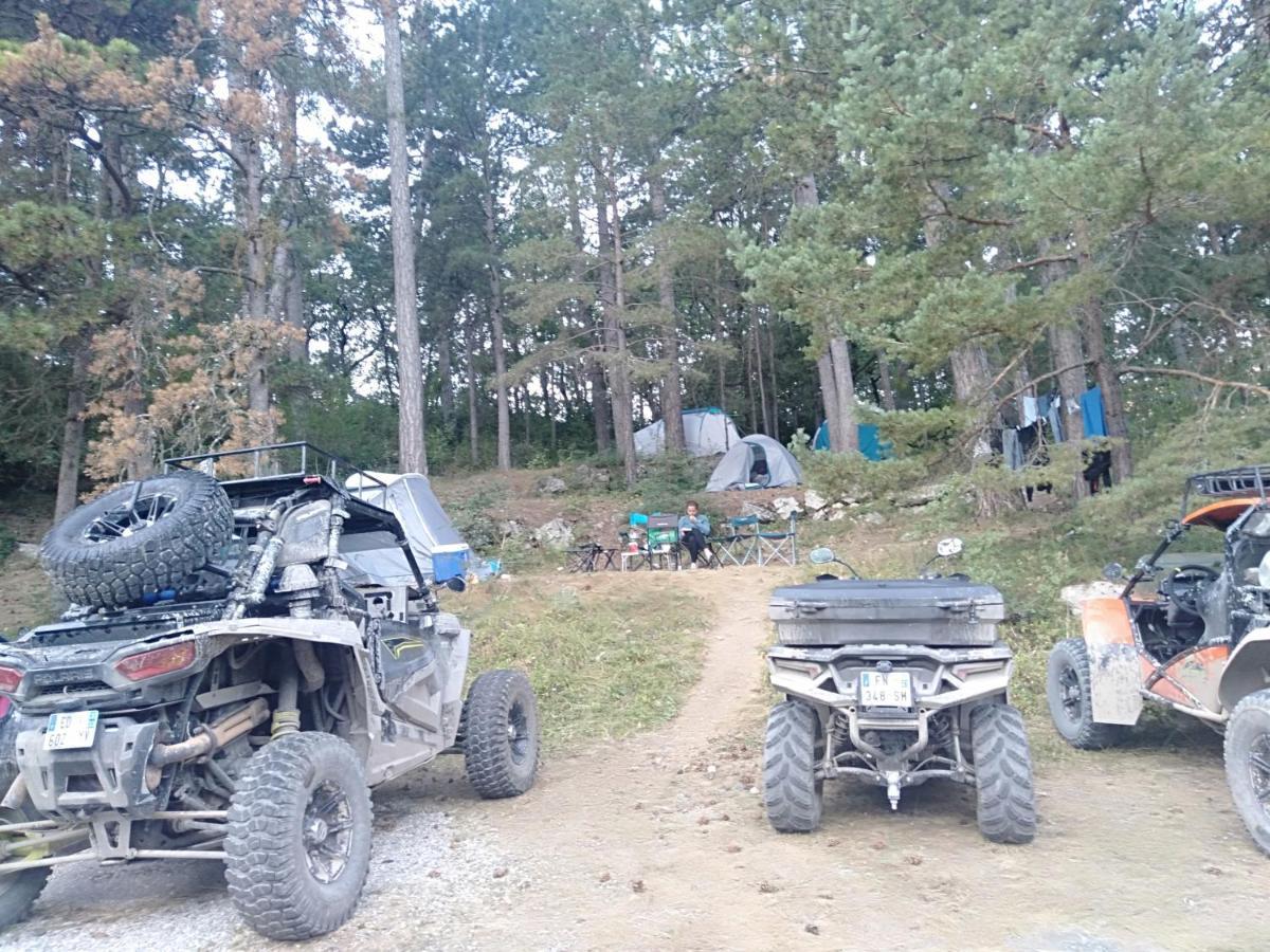 camping du lac Saint-Julien-du-Verdon Bagian luar foto