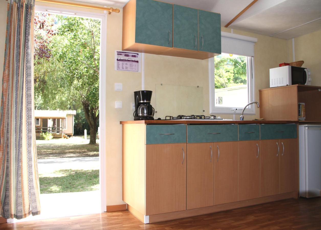 camping du lac Saint-Julien-du-Verdon Bagian luar foto