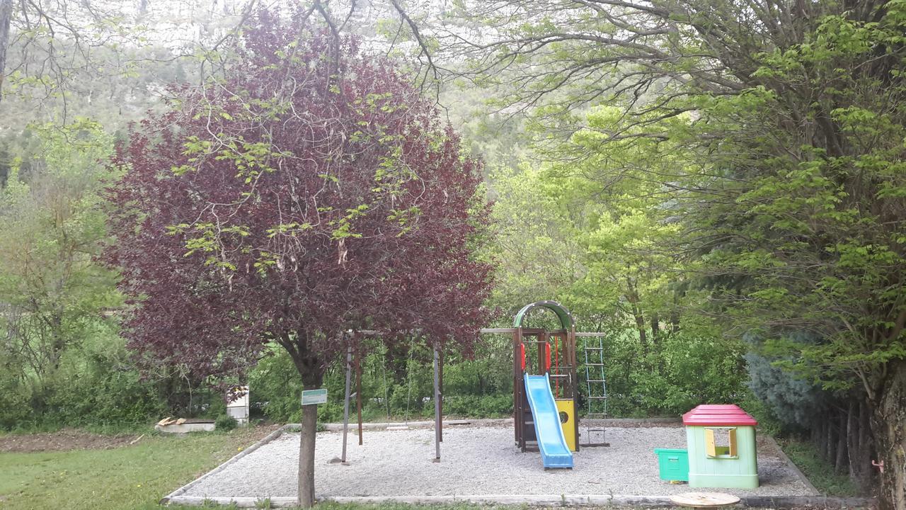 camping du lac Saint-Julien-du-Verdon Bagian luar foto