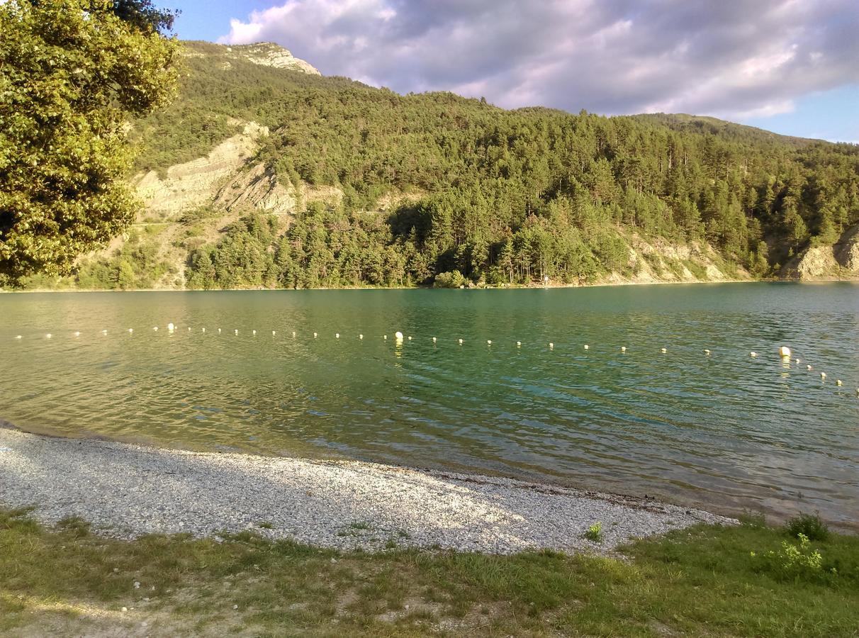 camping du lac Saint-Julien-du-Verdon Bagian luar foto